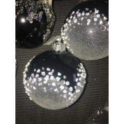 Zwarte glitter kerstballen