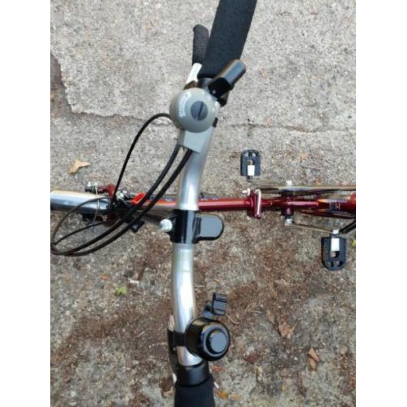 Nieuwe vouwfiets met 3 versnellingen en opbergtas.