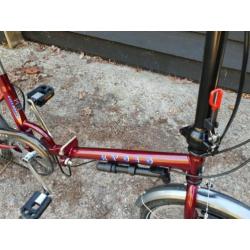 Nieuwe vouwfiets met 3 versnellingen en opbergtas.