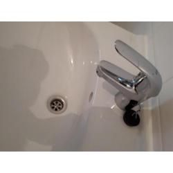 Villeroy &boch wastafel NIEUW en kraan van grohe ,spiegel