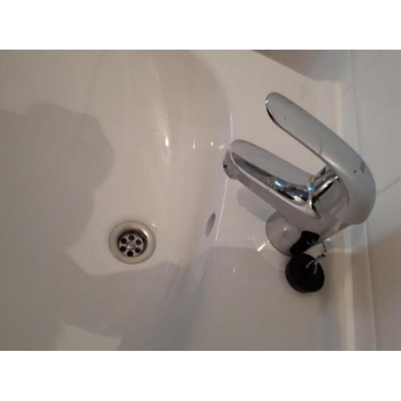 Villeroy &boch wastafel NIEUW en kraan van grohe ,spiegel