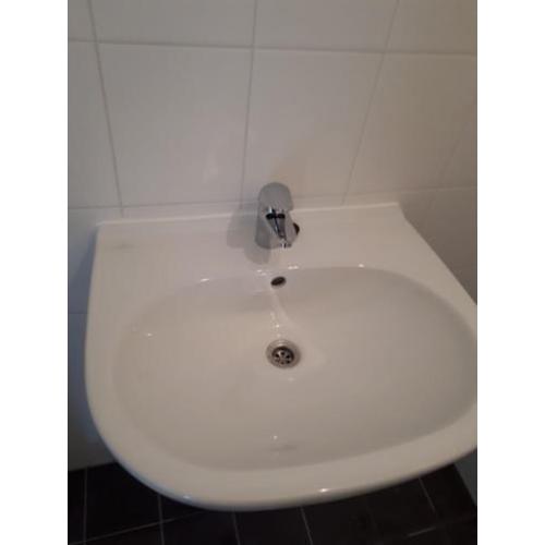 Villeroy &boch wastafel NIEUW en kraan van grohe ,spiegel