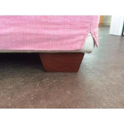 Poef Hocker Machalke Noble House oud roze en bordeaux rood