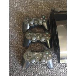 Playstation 3 40gb inclusief 9 spellen en 3 controllers