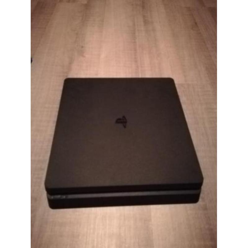Playstation 4 slim 1TB met 1 controller en 3 games