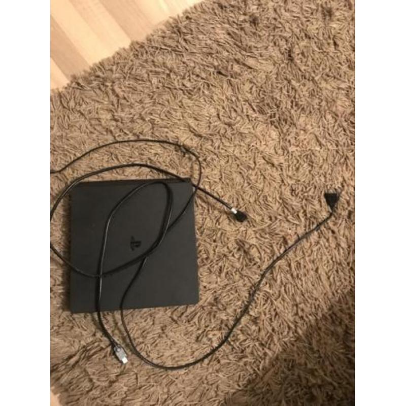 Playstation 4 slim + controller