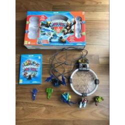 Wii U 32GB + 2 extra controllers + 11 spellen