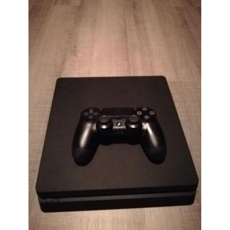 Playstation 4 slim 1TB met 1 controller en 3 games