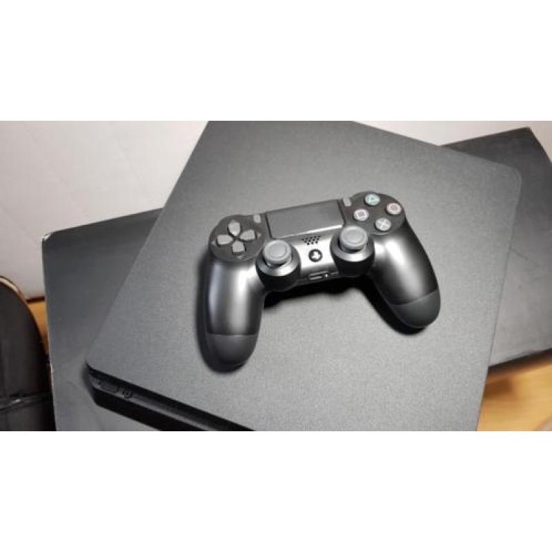 Playstation 4 slim 1TB met 3 exclusives