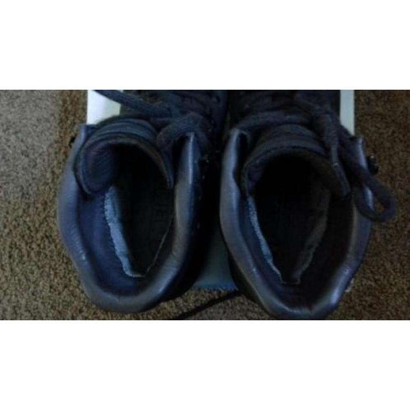 Gewoon als nieuw deze mooie wandelschoenen Meindls M2 zwart.