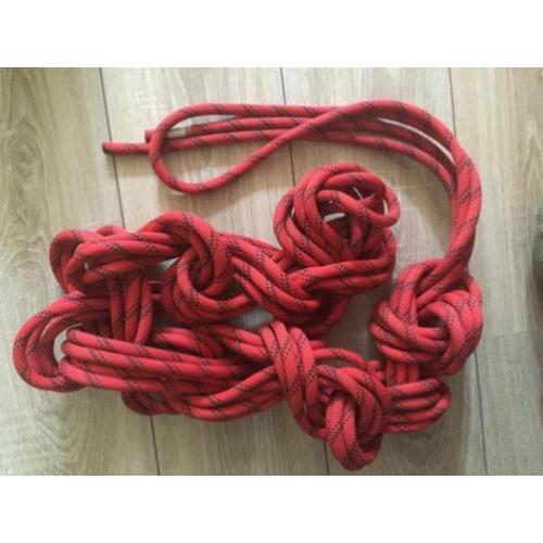 Diverse klimmaterialen, oa Petzl Slings, katrollen, karabine