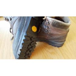 LOWA GoreTex dames bergschoenen +nieuwe Vibram zolen mt 37,5