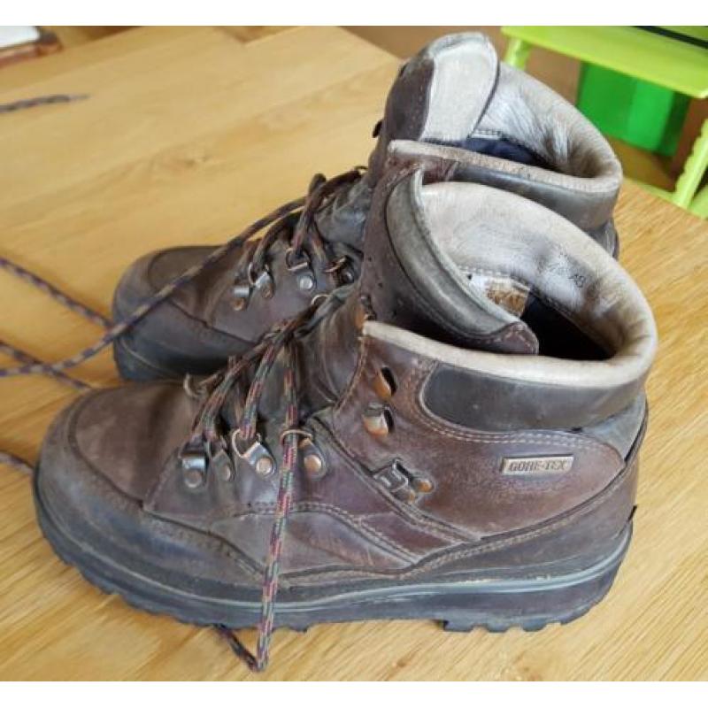 LOWA GoreTex dames bergschoenen +nieuwe Vibram zolen mt 37,5