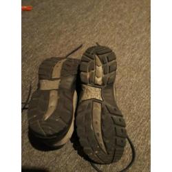 Lowa lage dames bergschoenen. Goede staat. Gore-tex, 37,5.