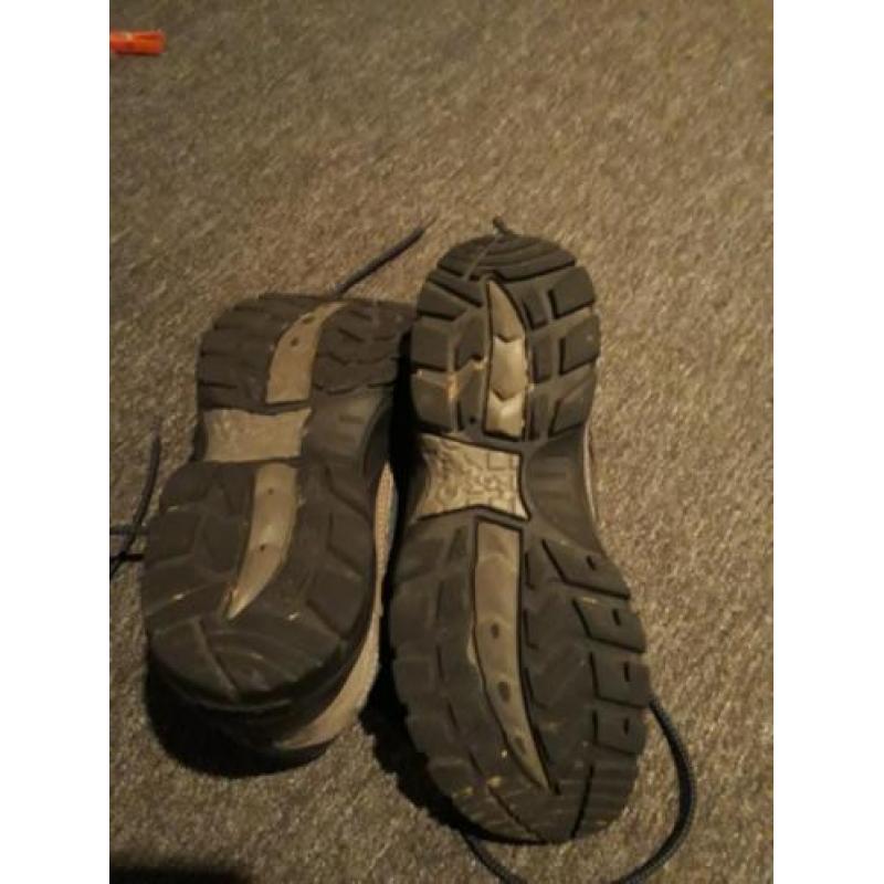 Lowa lage dames bergschoenen. Goede staat. Gore-tex, 37,5.