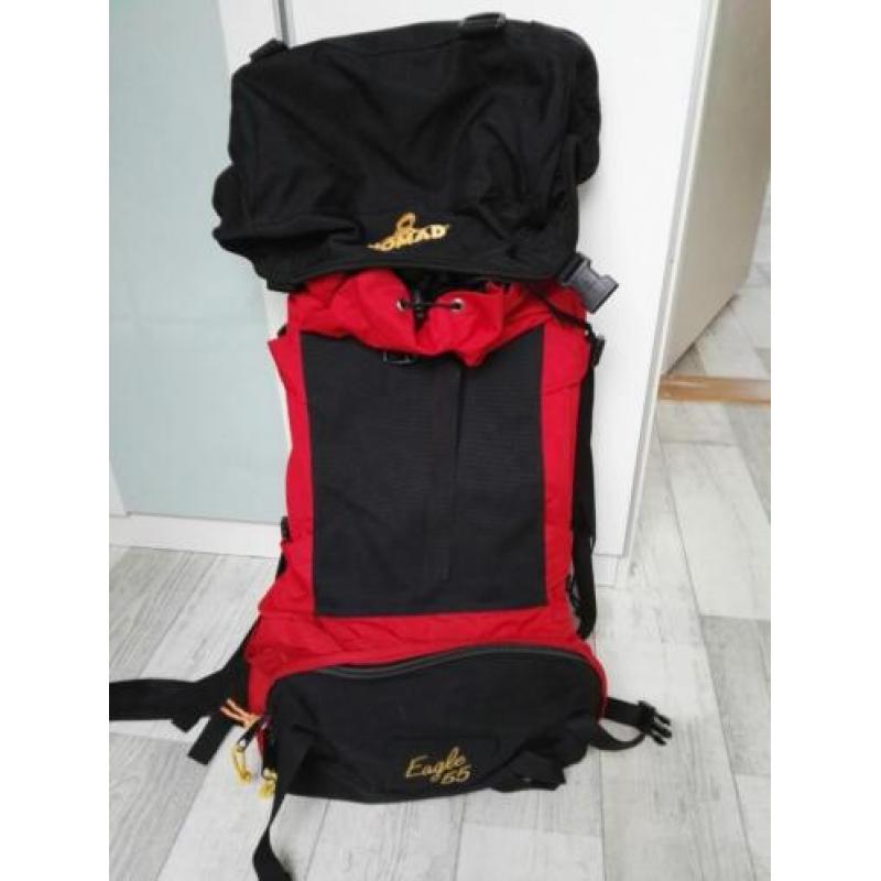 Nomad 55lt rugzak tracking rood/zwart